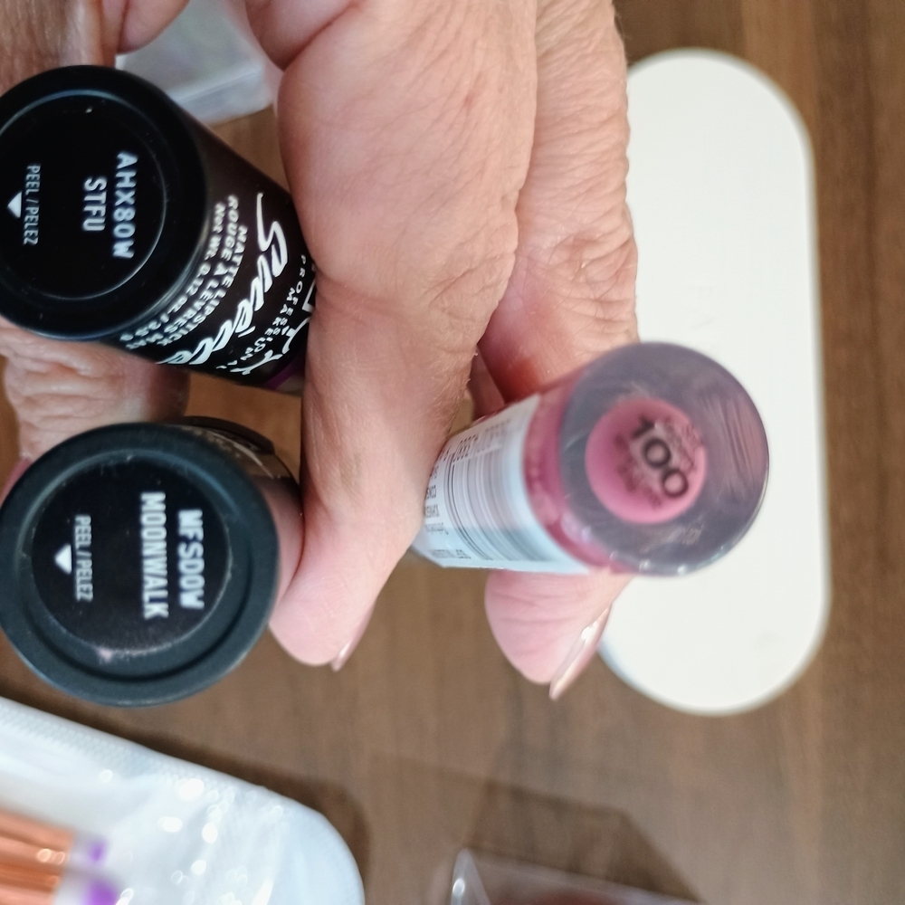 Makeup Bundle With Make Up Brushes - Picture 8 of 8
